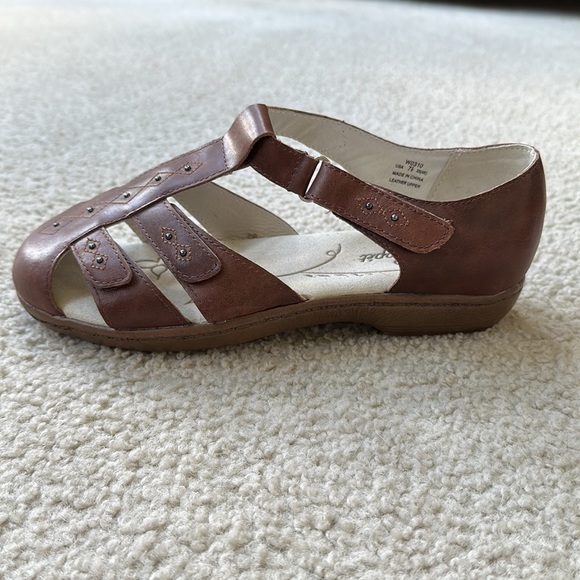 Propet Heather Fisherman Sandals - Picture 10 of 17